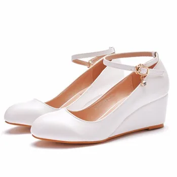 De tamanho grande, sapatos de salto alto com dedo do pé redondo inclinação única sapatos com fivela fivela cunha saltos de calçados femininos branco